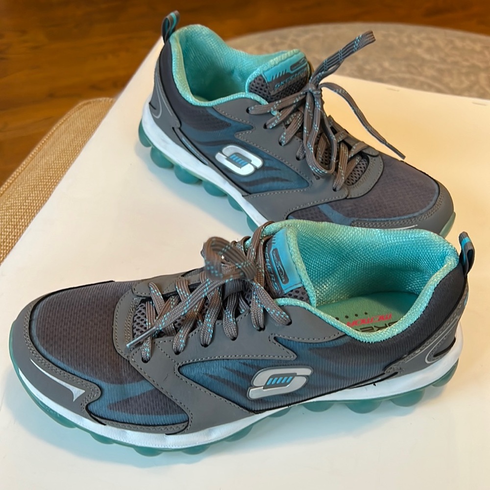 Skechers Skech-aire memory foam sneakers like new